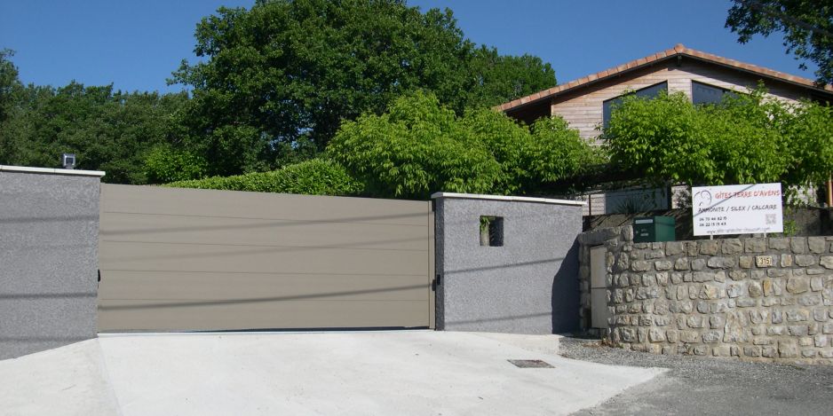 Portail sécurisé entrée proriété